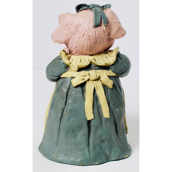 Sarah’s Attic Collectible Decor Mama Pig & Piglets - Picture 4 of 5